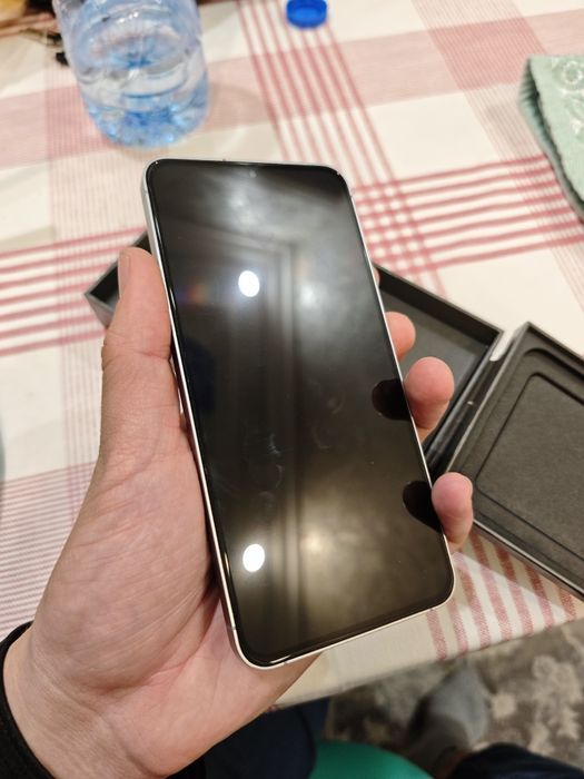 Samsung S25 FE 8/128 Gb sotiladi