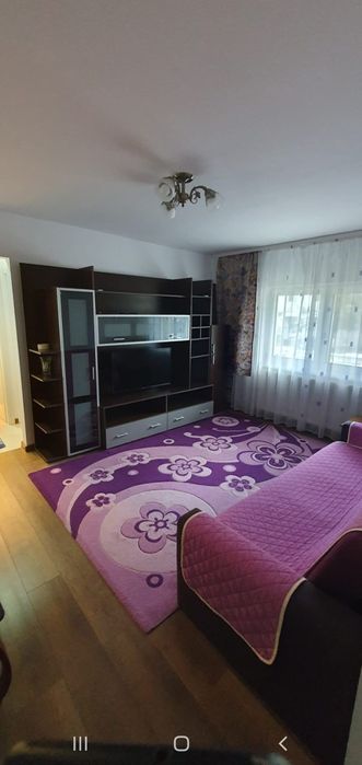 Închiriez apartament