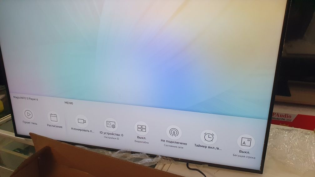 Широкоформатен  дисплей 50 инча Samsung , 4к , wi-fi , smart