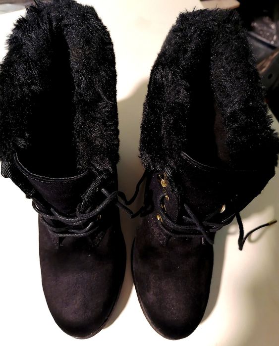 Боти с висока платформа с пух и естествен велур whitemt 37 номер