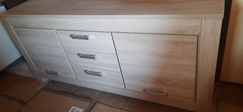 Comoda/servanta cu 2 usi /3 sertare