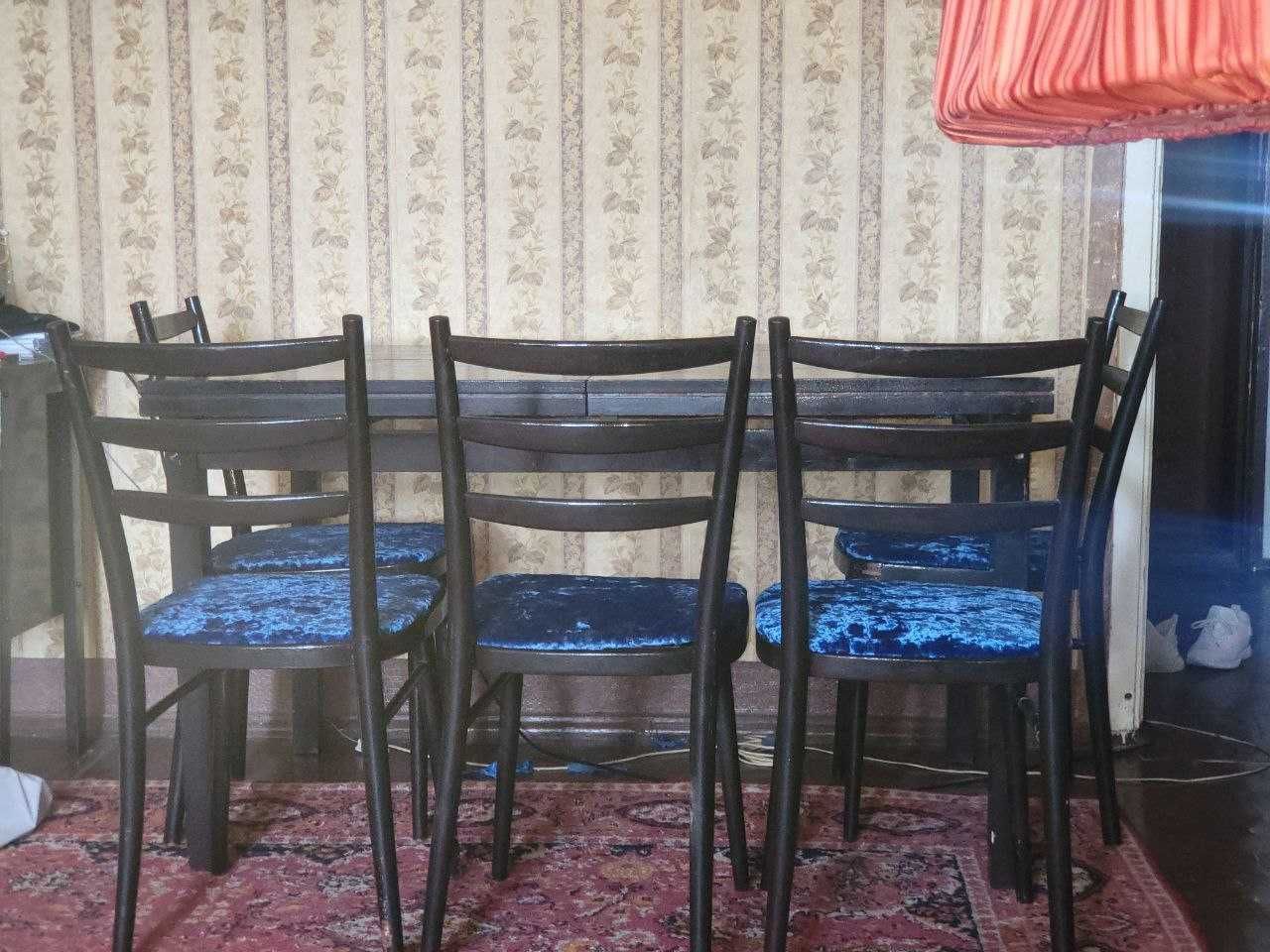 Стол раздвижной со стульями