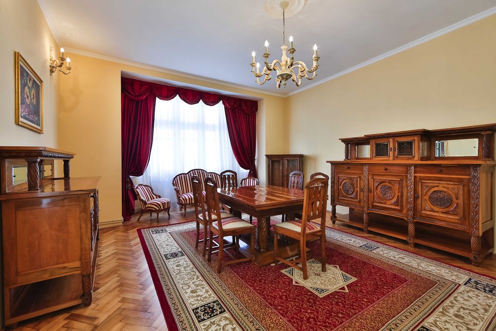 Mobilier stil Regina Maria