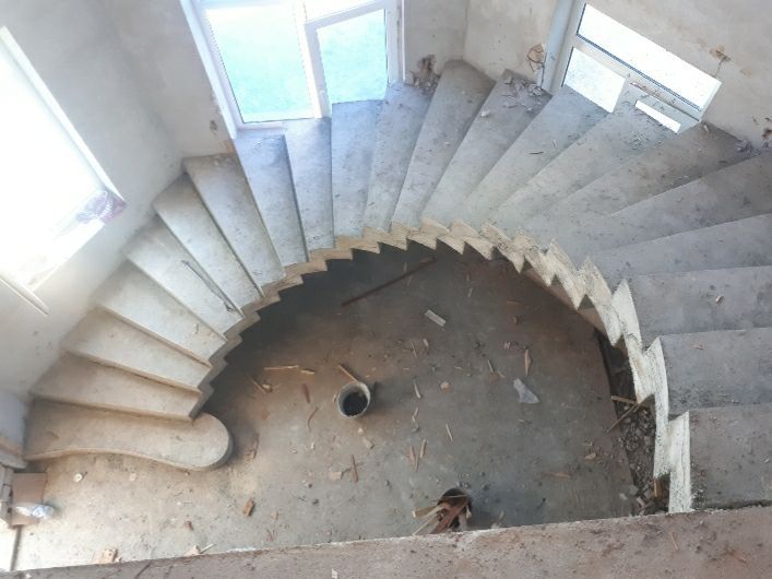 Лестница бетон зина zina