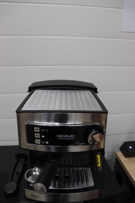 Ръчна еспресо кафемашина Cecotec Power Espresso 850 W, 20bar,1,5L
