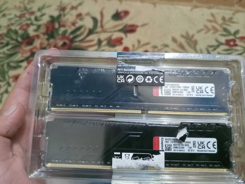 Оперативная память Kingston KF432C16BB1K2/32 32 Гб