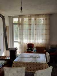 1196-Продава се тристаен апартамент на нисък етаж в гр. Лозница!