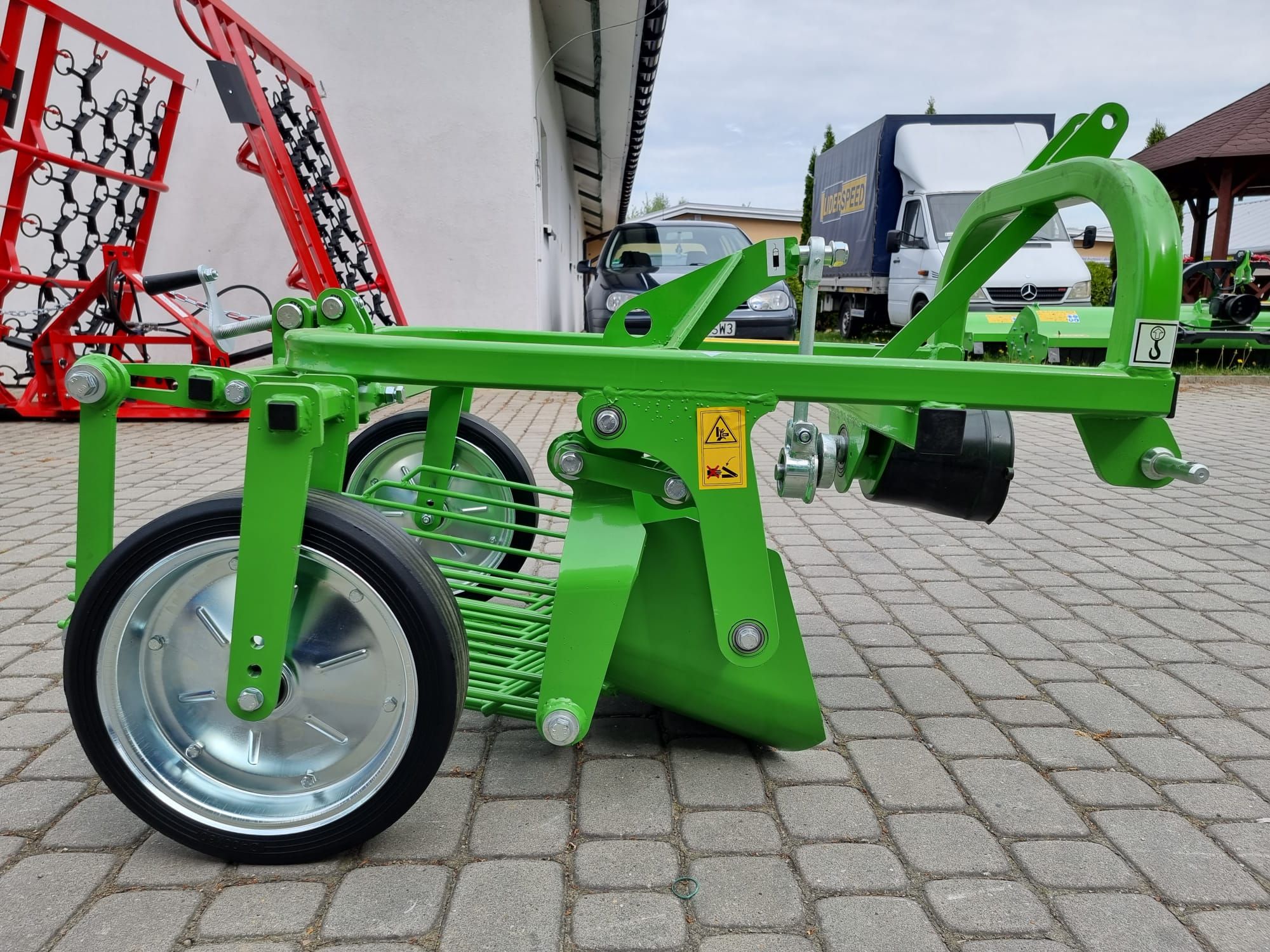 Masina de scos cartofi 1 randuri pentru mic tractor RODA