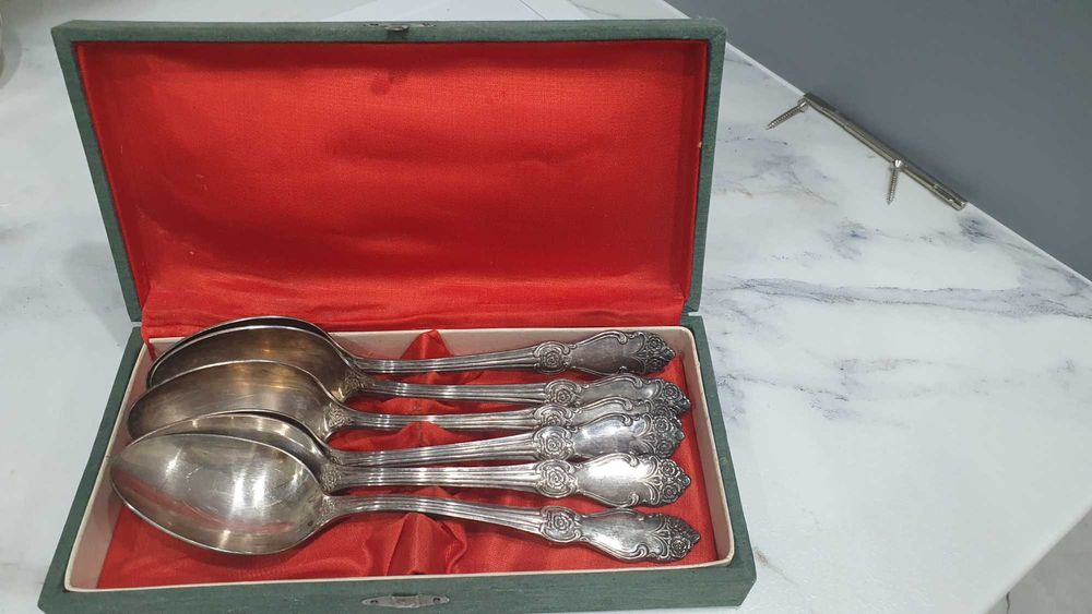 Продам мельхиоровые столовые ложки 6 штук