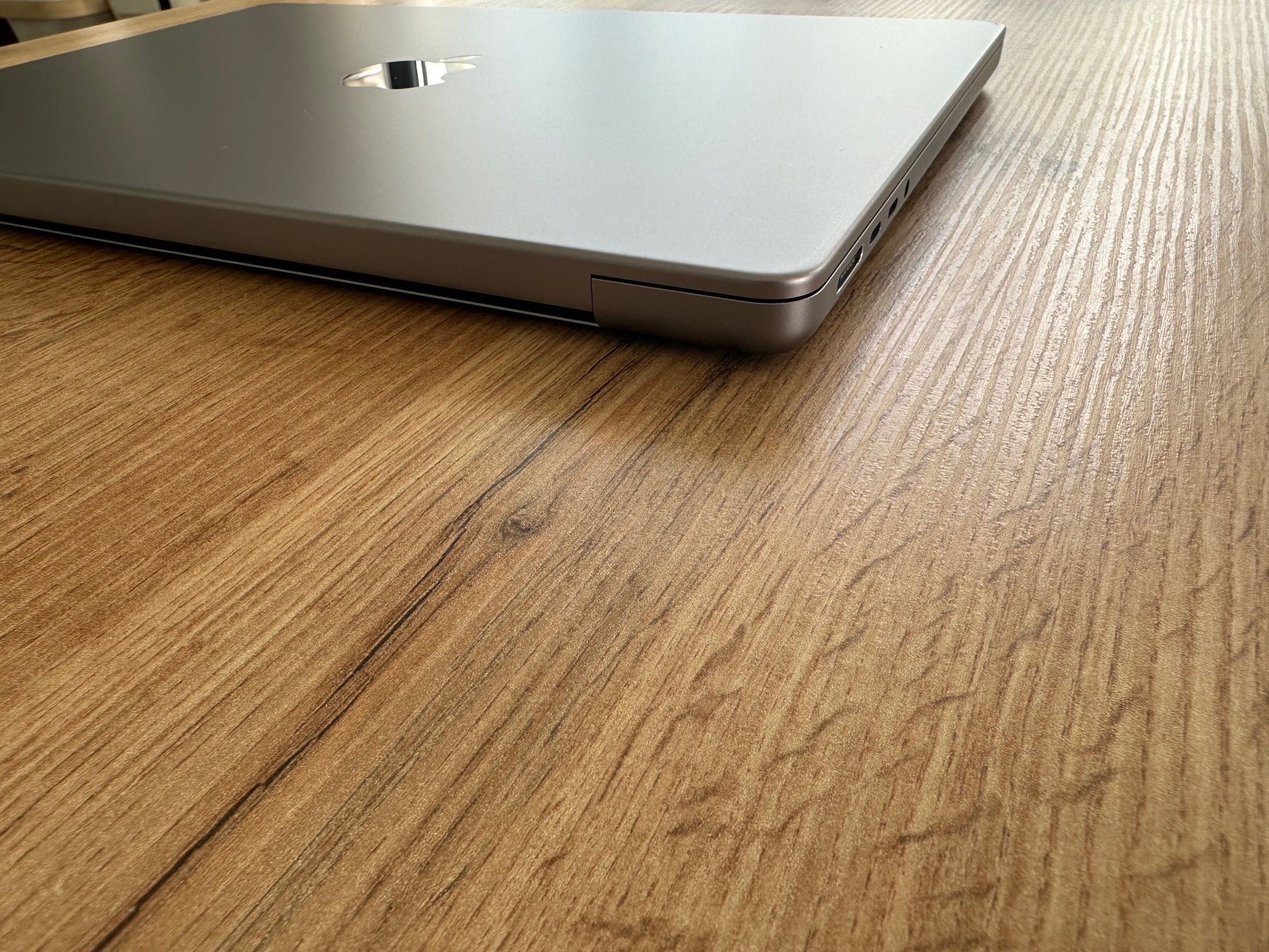 MacBook Pro 14" M2 PRO 10-Core CPU, 16-Core GPU, 32RAM, 512GB SSD