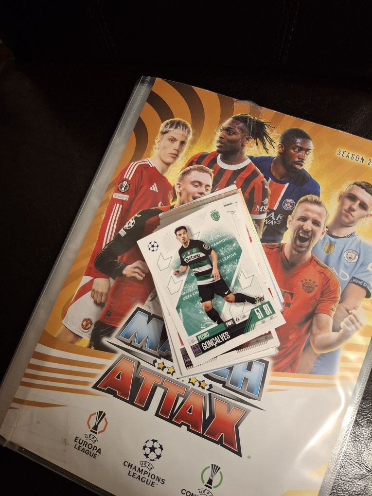 Vând cartonase Match Attax 24/25