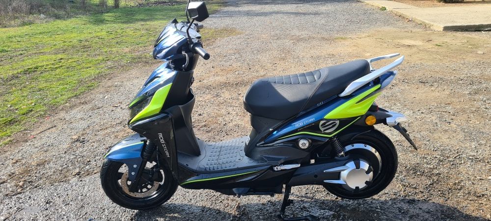 Vînd scuter electric rdb storm .limitat la 25 km /h fără permis .