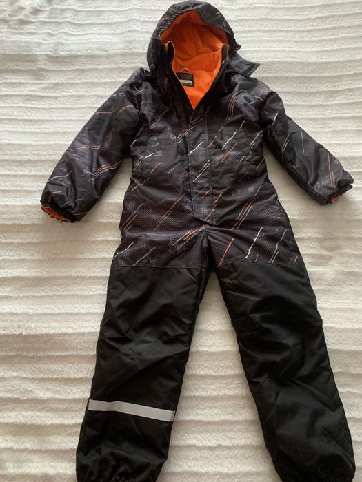 Комбинезон, рост128 (7-10 лет). В очень хорошем состоянии.