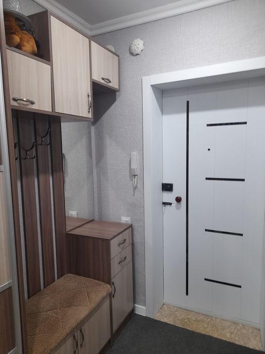 Продам красивую прихожую