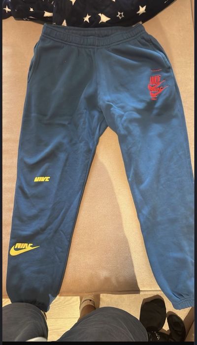 Vand pantaloni de trening de la nike ca noi