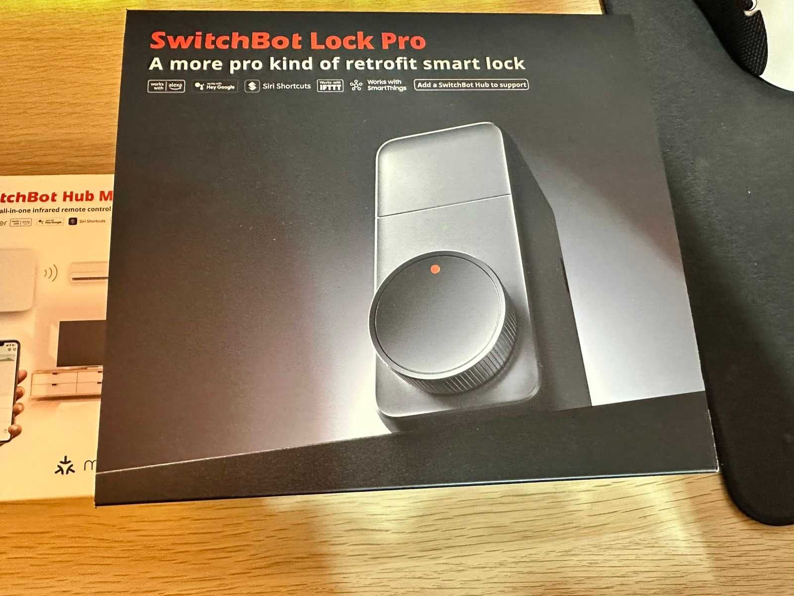 SwitchBot брава SmartLock Pro с хъб и тъчпад чисто нови