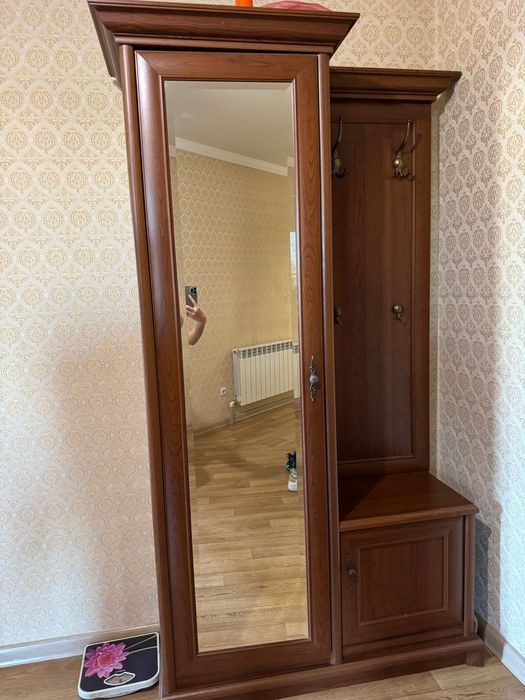 Продам прихожию  в хорошем состоянии