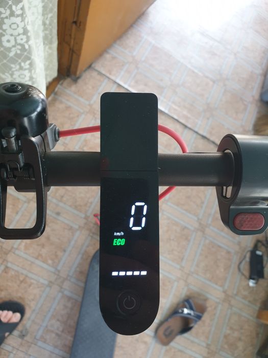 Продам Электросамокат Xiaomi Mijia Electric Scooter Pro
