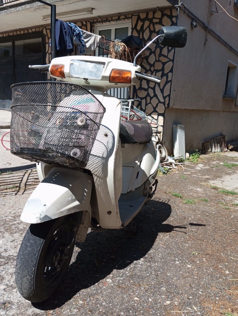 Скутер Yamaha.  .