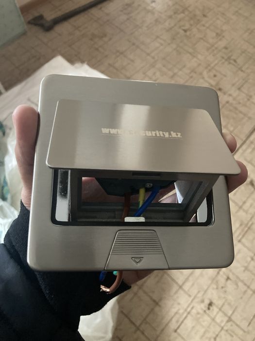 Напольный люк для электрических розеток utp, usb