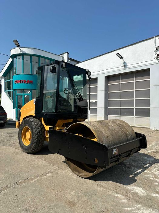Cilindru compactor terasament CAT CS423 E