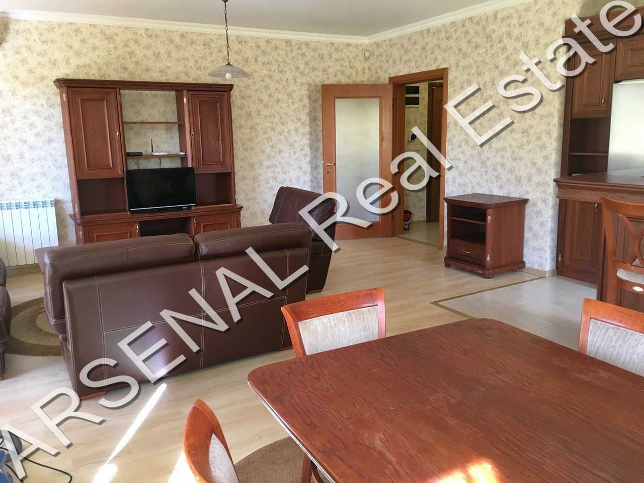 Дава се под наем Тристаен апартамент в София, Витоша - 148 кв.м за 1000 € - Снимка #6