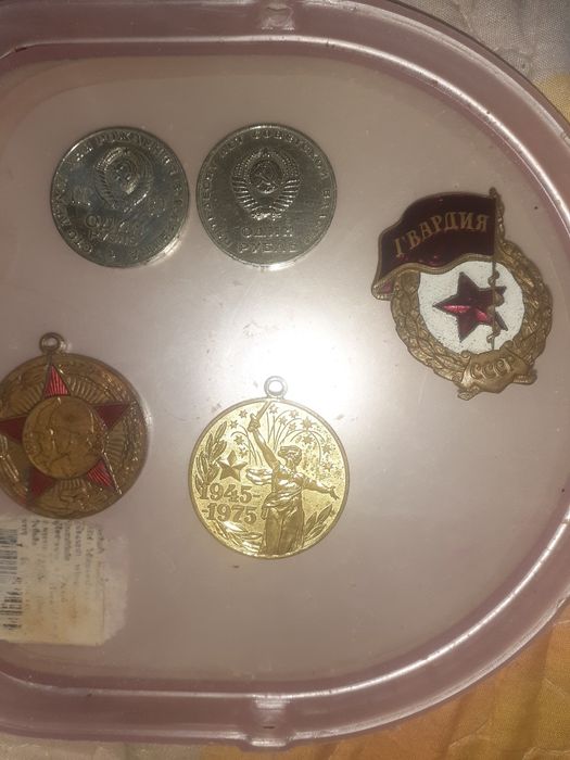 продаются монеты СССР  по 100000 т.сум медали договорная писать сюда