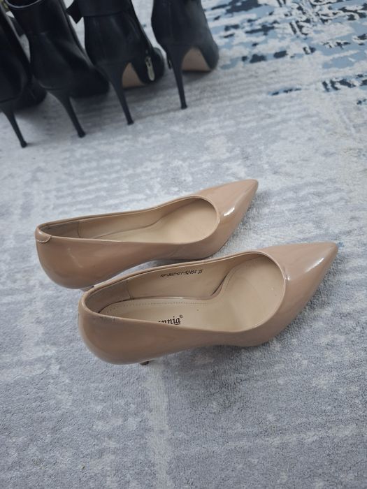 Продам туфли 35 го размера подходит и на 36