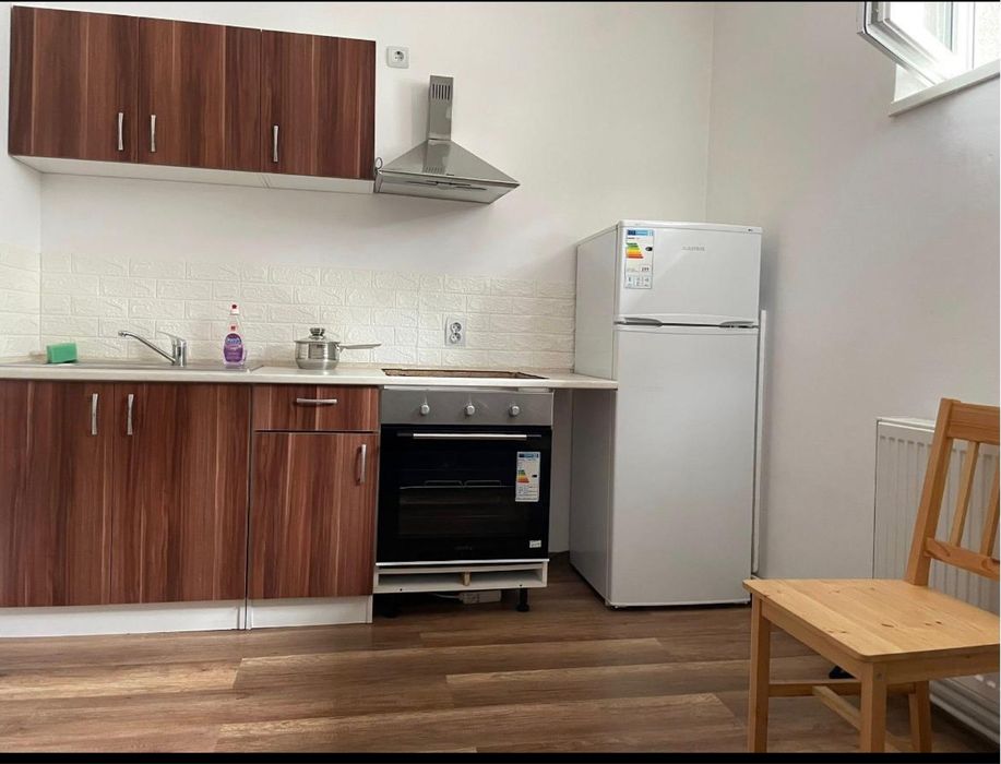 Garsoniera la 5 min de UMF