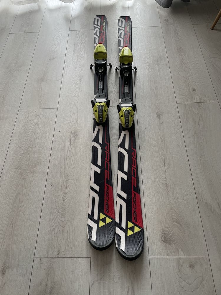Skiuri Fischer 130 si clapari