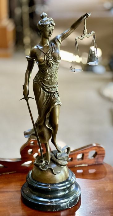 Sculptură Bronz - Justiția *** vintage / antic / vechi / retro ***