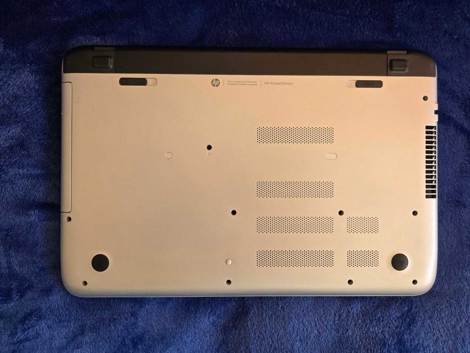 Лаптоп HP Pavilion 15 Notebook + Зарядно + чанта. Перфектен външен вид