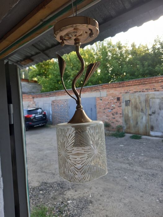 Продам люстру в хорошем сестоянии