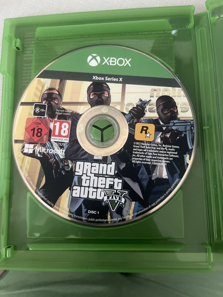 Xbox series x 1 tb folosit mai de loc 1 an +gta 5 disc