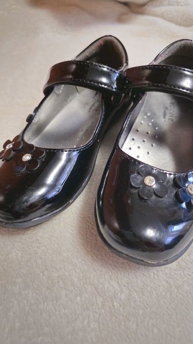 Pantofi de lac marimea 26 !