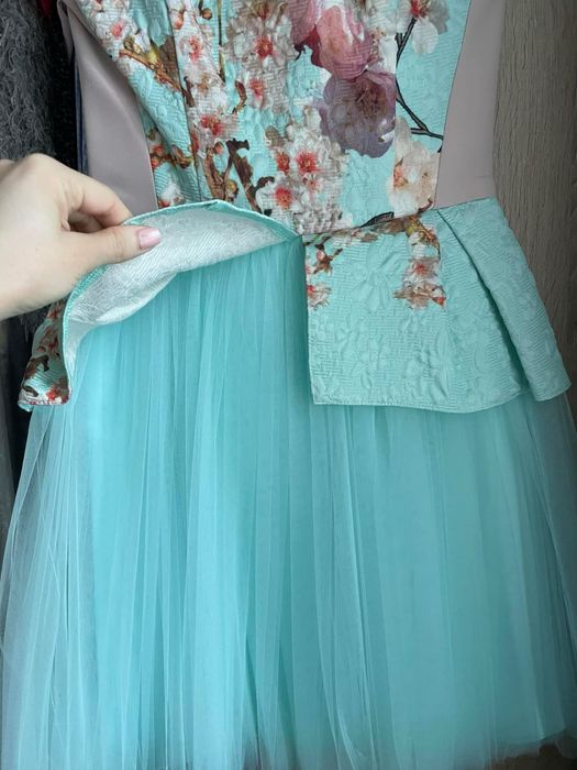 Vand rochie de seara