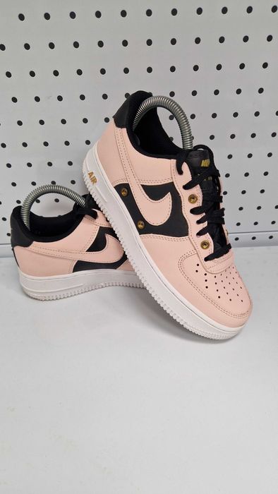 Оригинални дамски маратонки- Nike Low