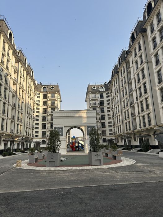 Yakkasaroy qushbegi Lafayette 78kv 2-3 xonale kivartera sotiladi