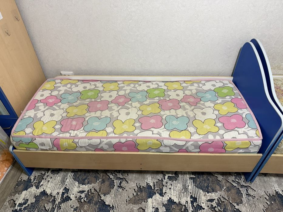 Продаются детские кровати 2 шт б/у