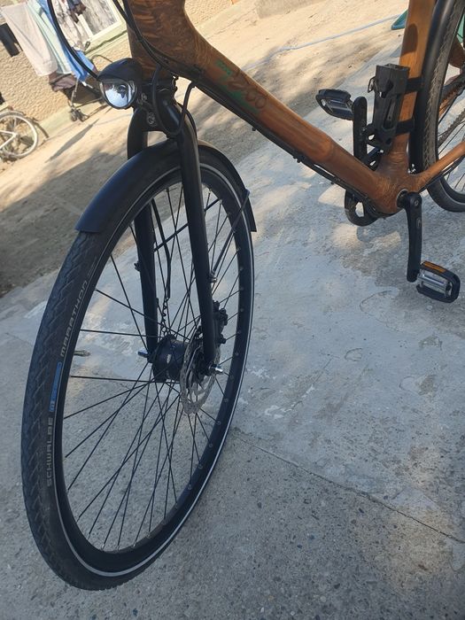Bicicleta din bambus