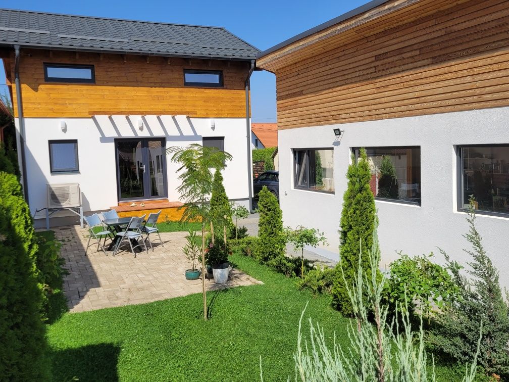 Casa si garaj cu teren 500 mp Tocile Sibiu