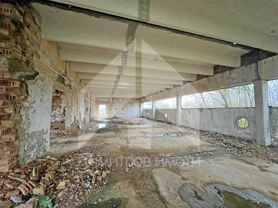 Продава се Склад в с. Никола Козлево, Област Шумен - 610 кв.м за 210 €/кв.м - Снимка #3