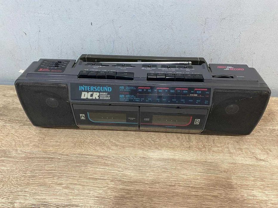 Продаю переносную магнитолу INTERSOUND