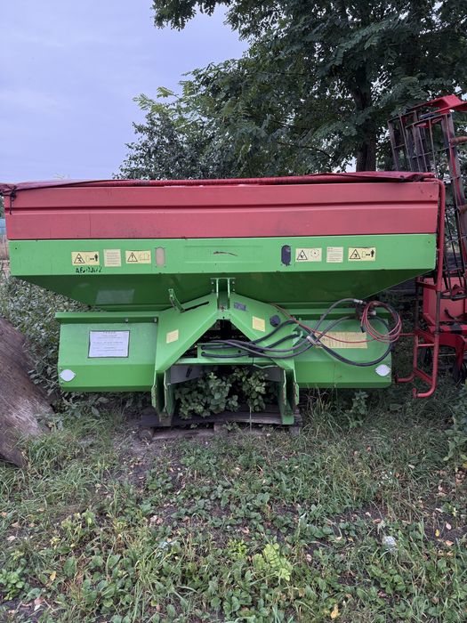 Masina de imprastiat ingrasaminte UNIA