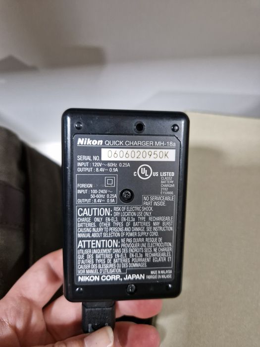 Nikon D200 body+obiectiv+blitz+geantă