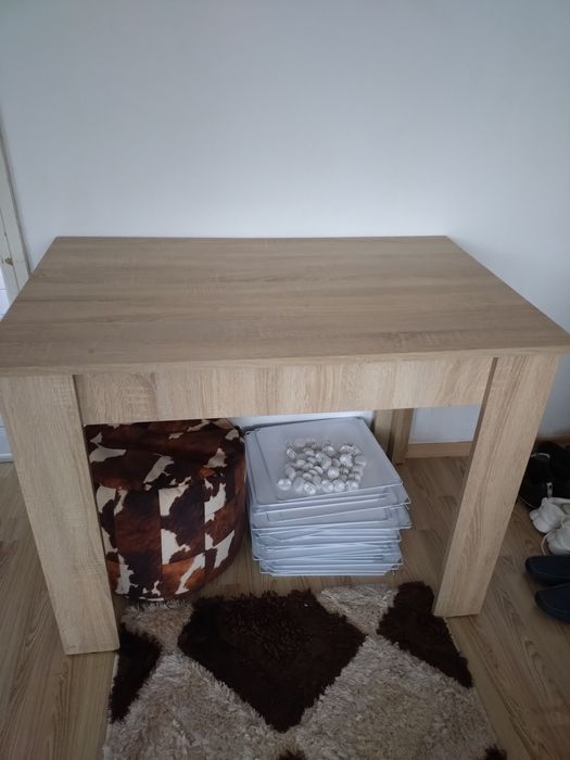 Masă lemn culoare deschisă