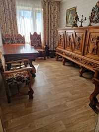 Антикварный Румынский гарнитур .для ценителей шикарной мебели .