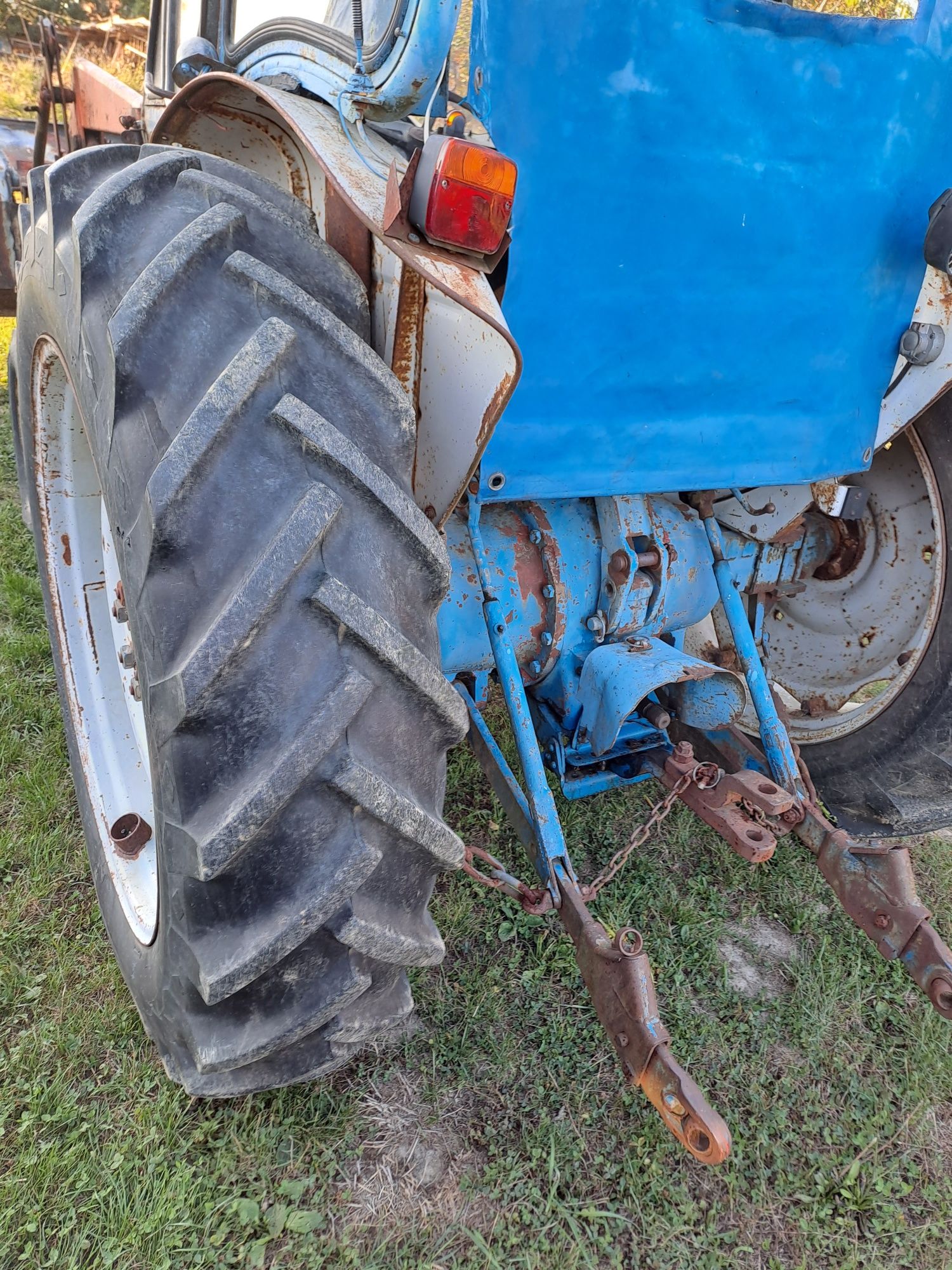 Tractor Ford 4000 cu încărcător