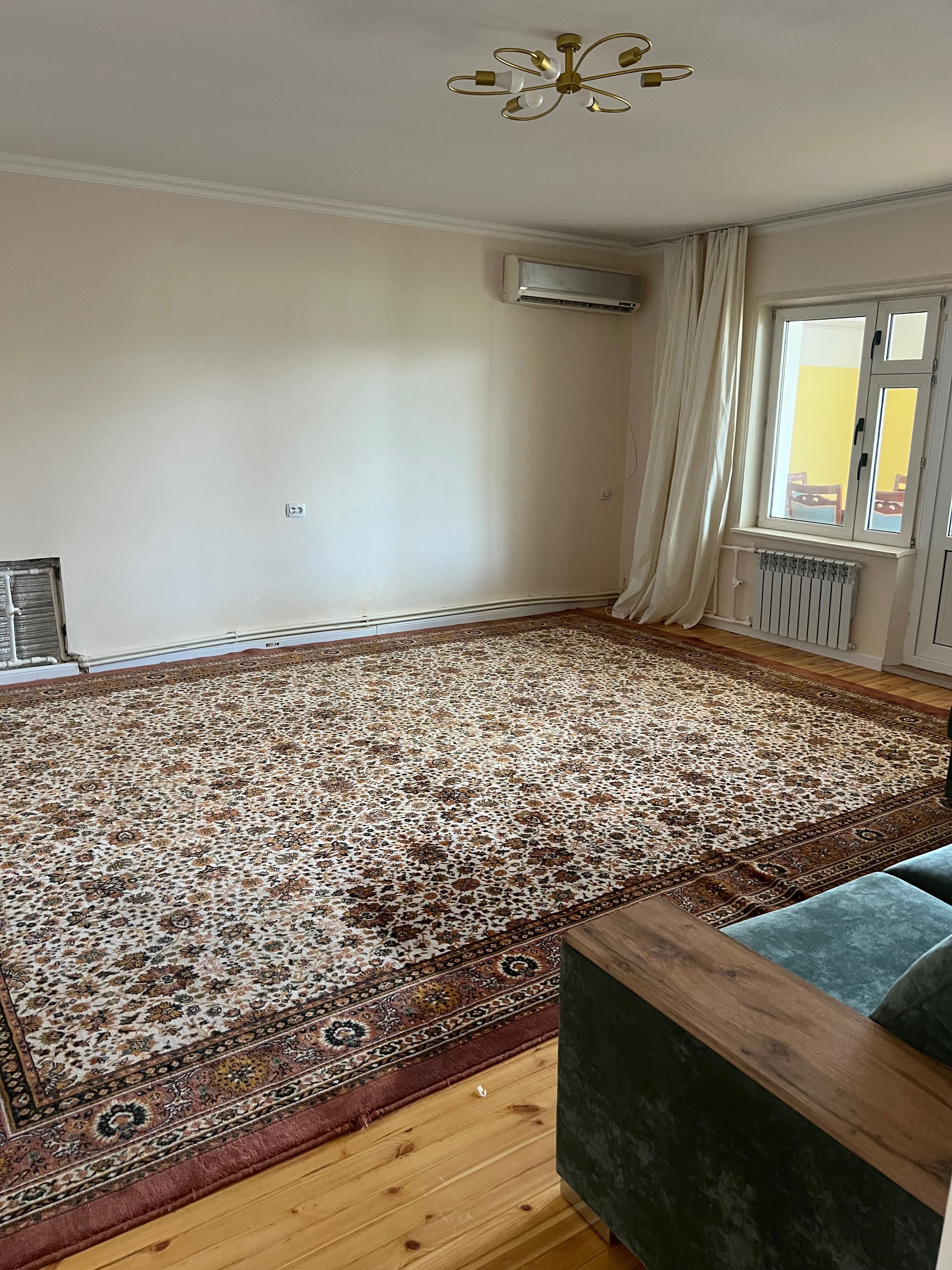 Продам 4-х комнатную банковскую квартиру.