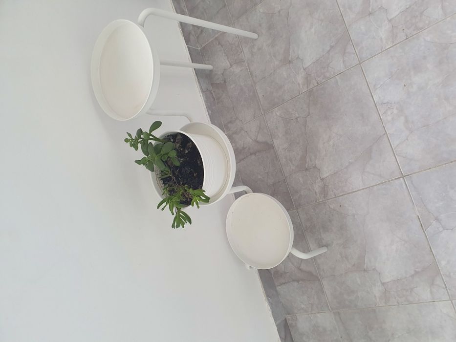 Suport elegant 3 ghivece plante ideal apartament